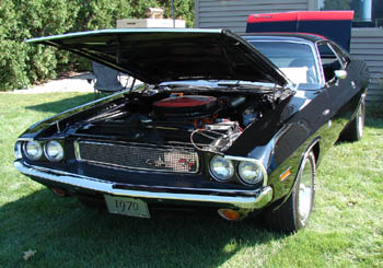 1970 Dodge Challenger 440 +6 six pack, pistol grip four speed